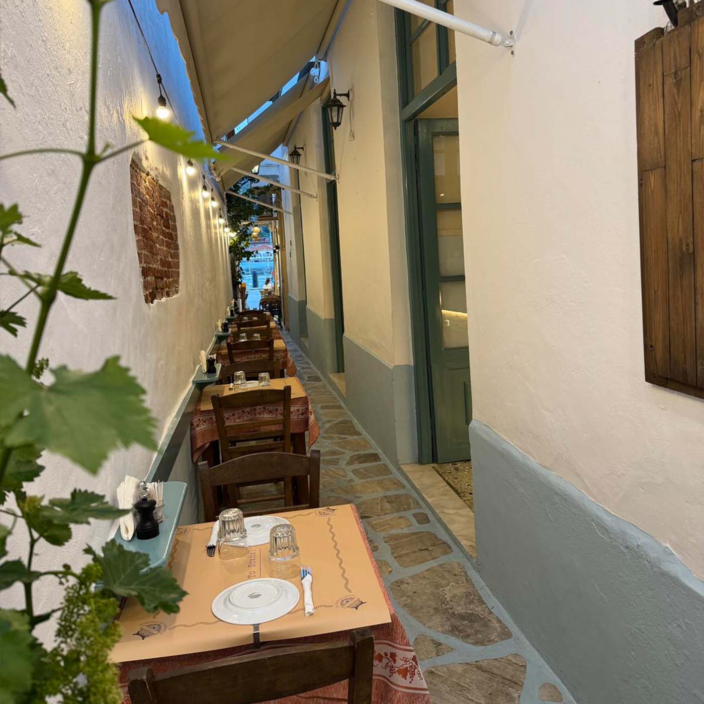 Sokaki Tavern Poros