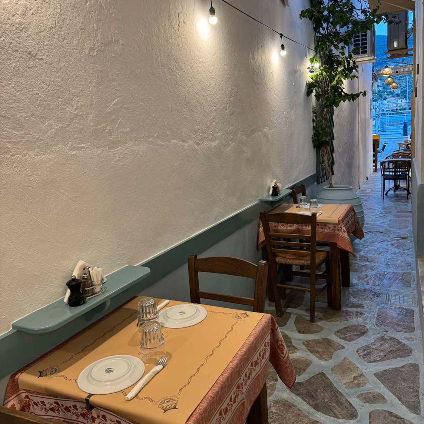 Sokaki Tavern Poros